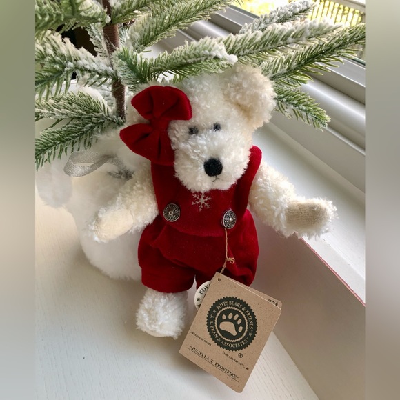 Gen-yoo-wine BOYDS Bear “Juliella T. Frostfire” - Picture 2 of 7